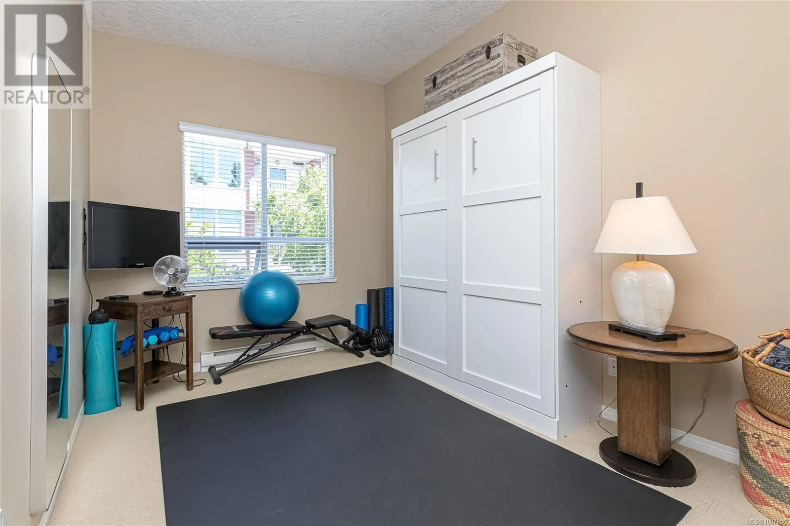 6 370 Waterfront Cres