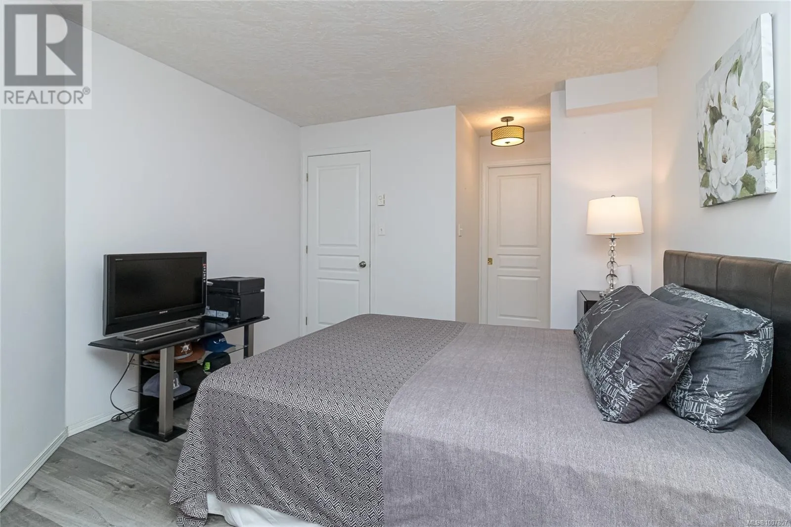 211 494 Marsett Pl