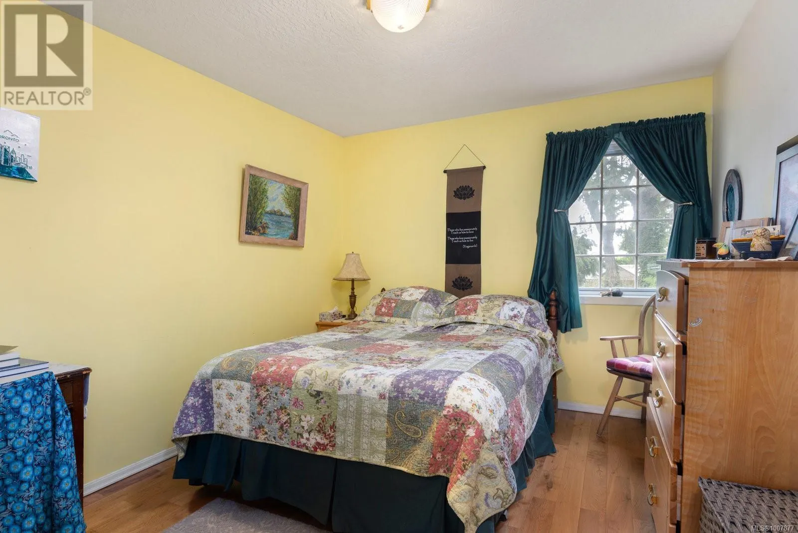 2832 Cadboro Bay Rd