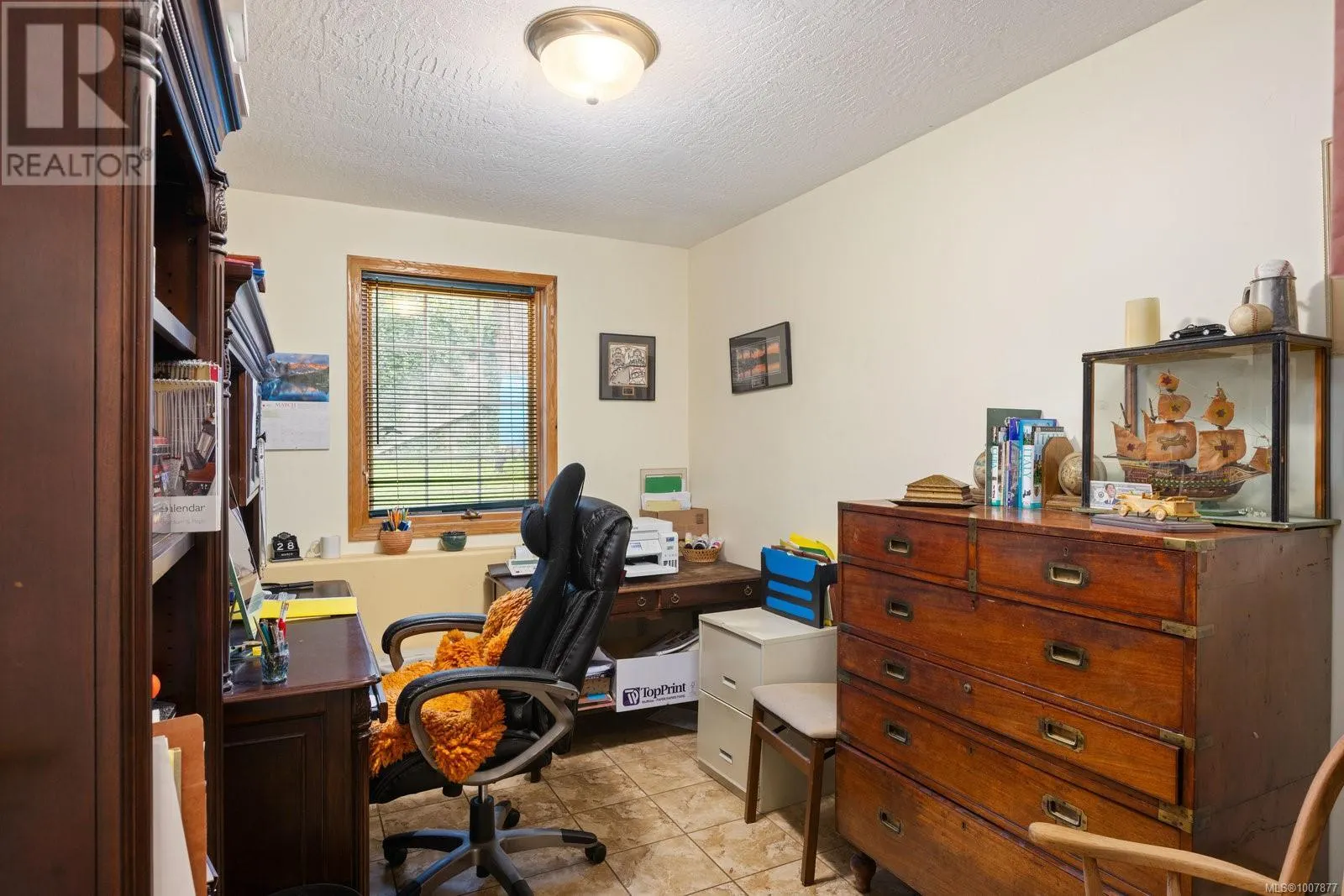 2832 Cadboro Bay Rd