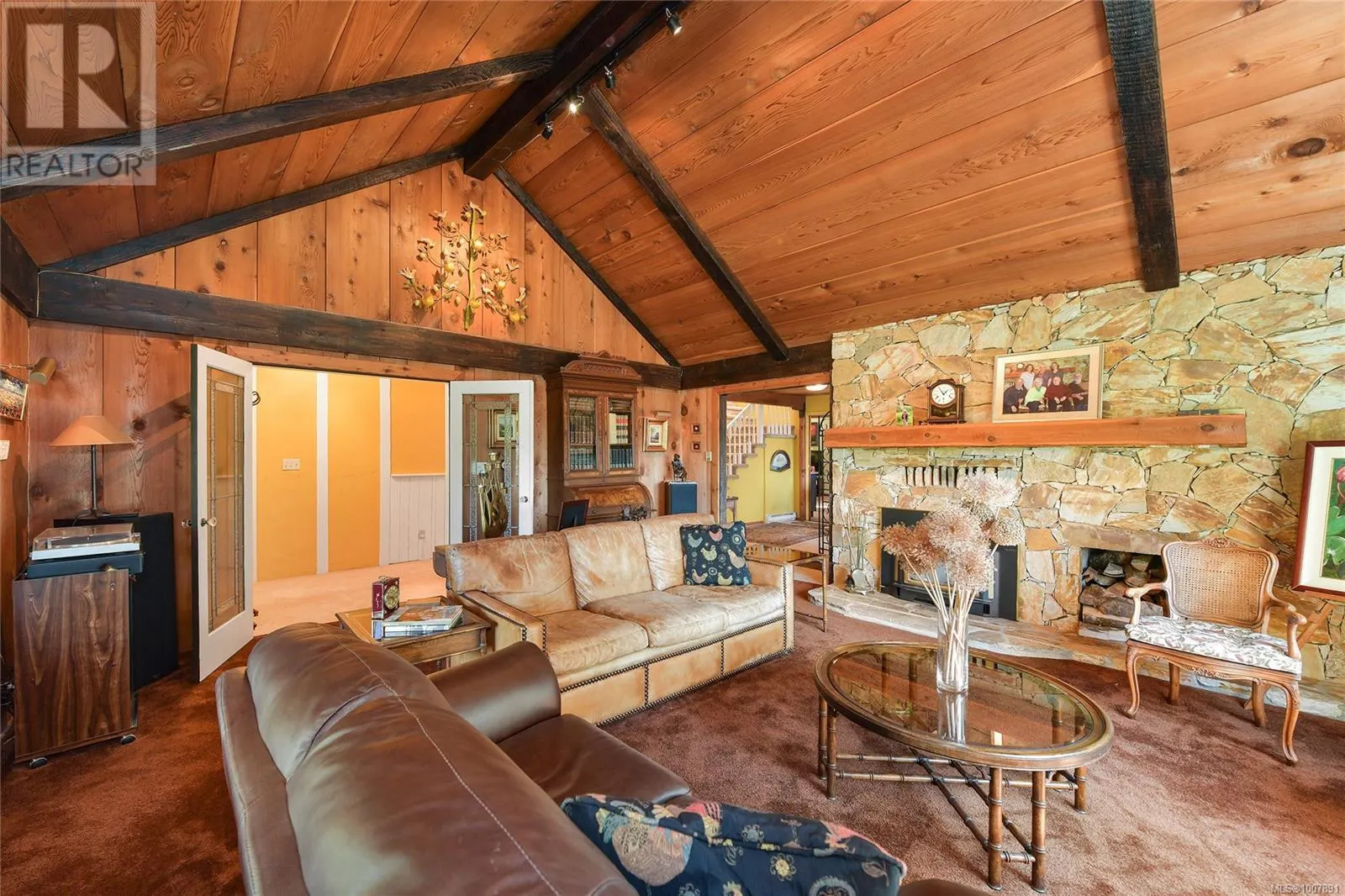1695 Cultra Ave