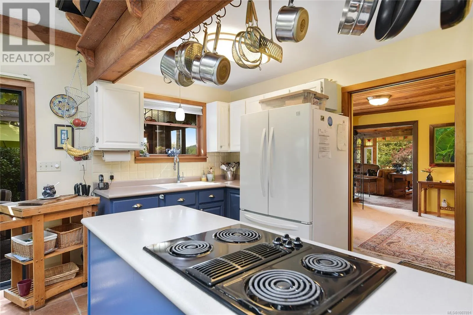 1695 Cultra Ave