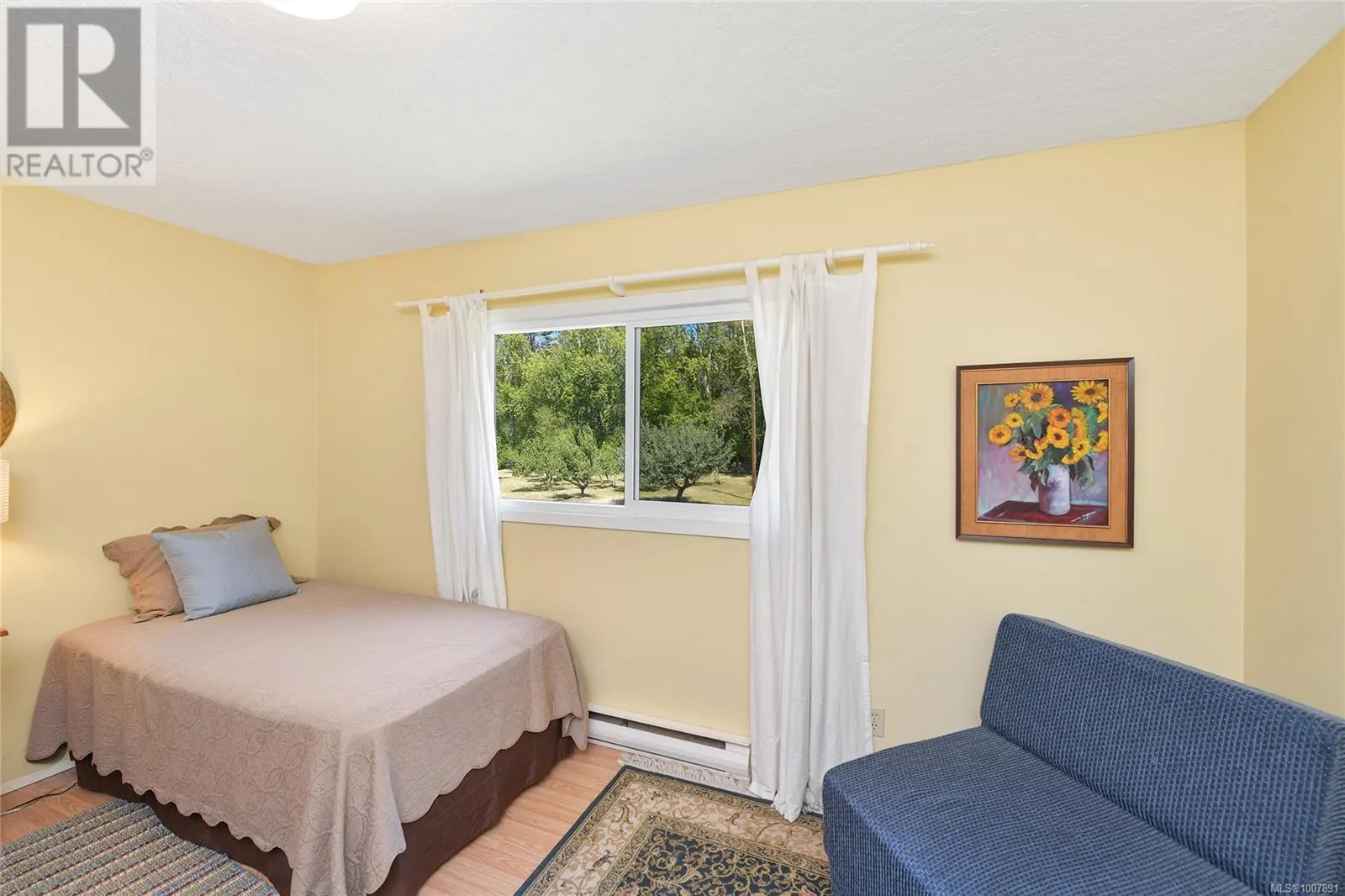 1695 Cultra Ave