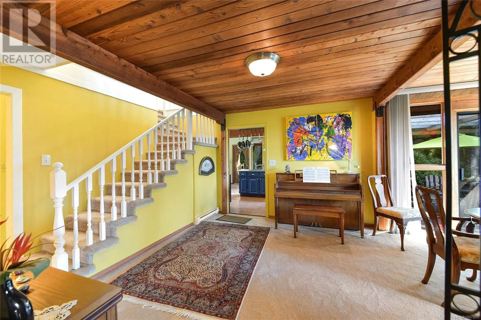1695 Cultra Ave