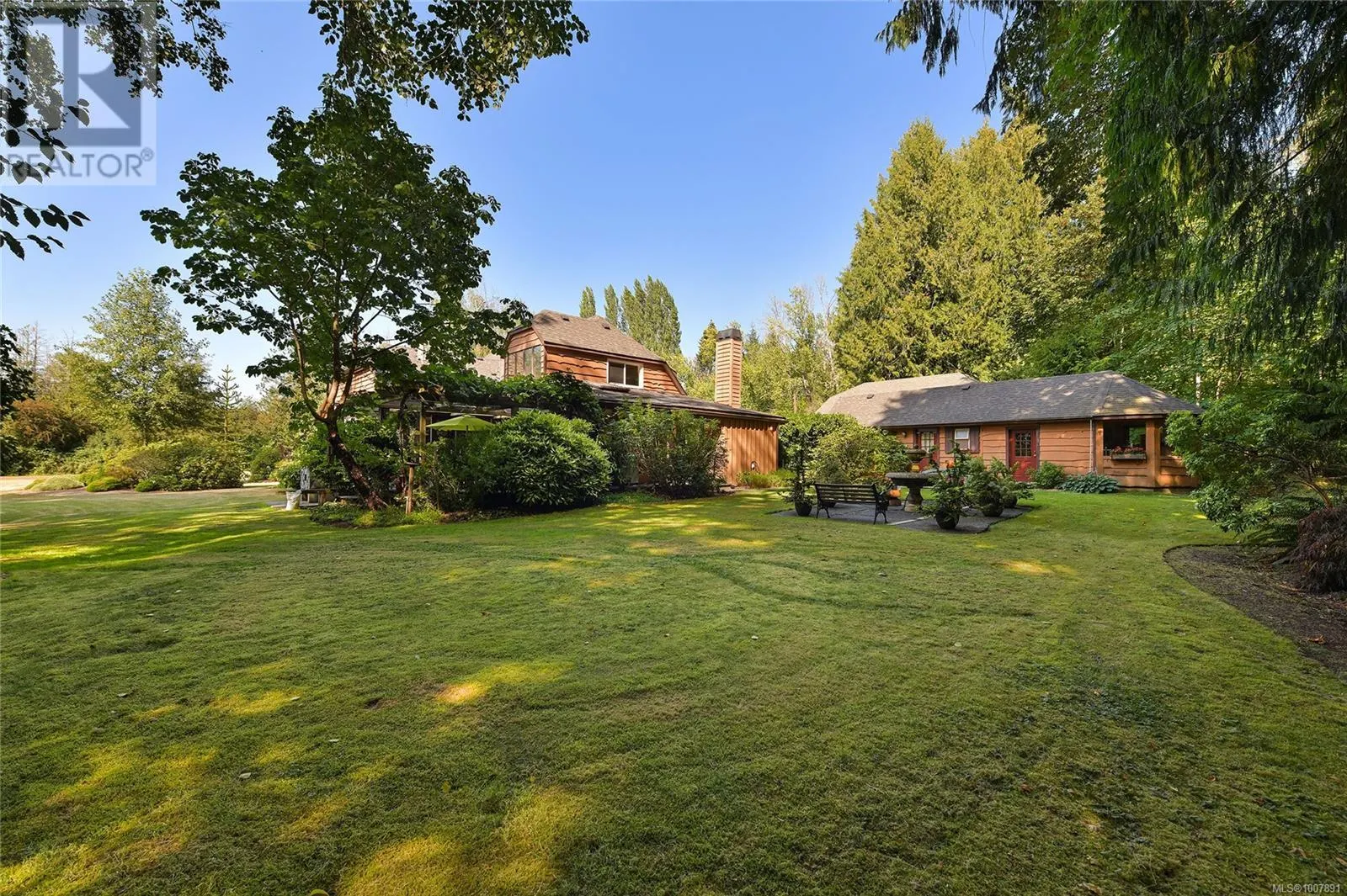 1695 Cultra Ave