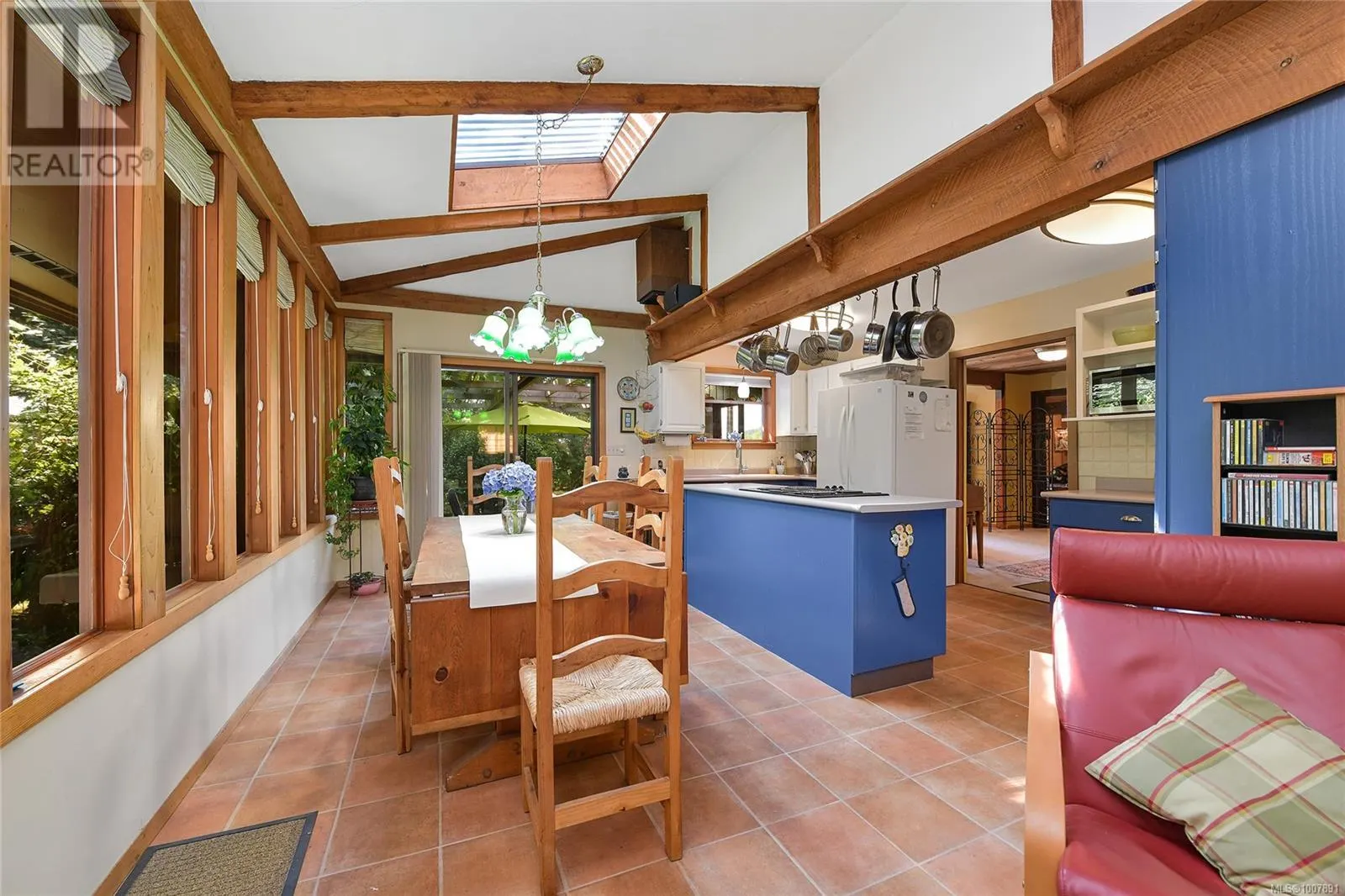 1695 Cultra Ave