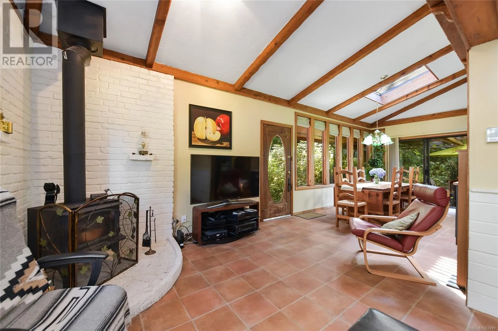 1695 Cultra Ave
