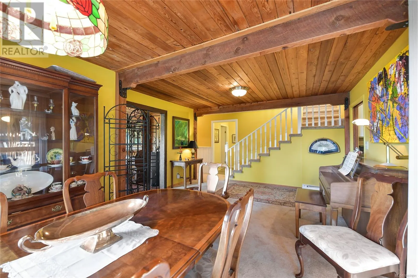 1695 Cultra Ave
