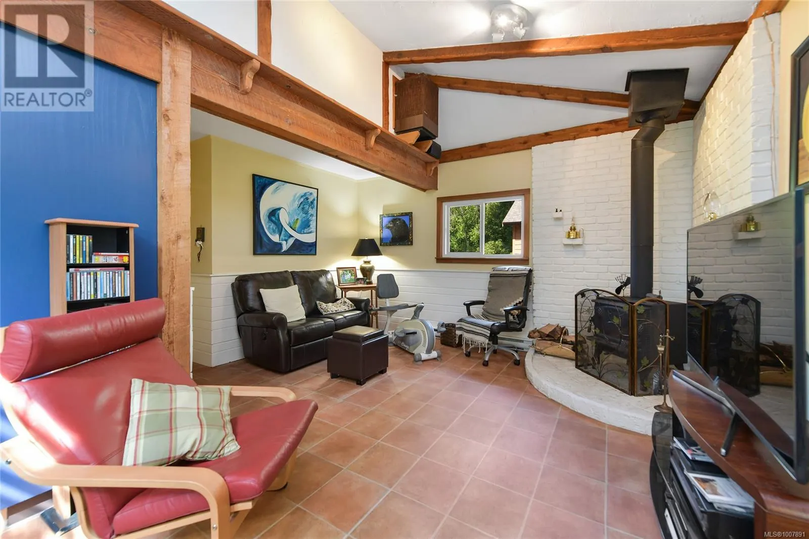1695 Cultra Ave