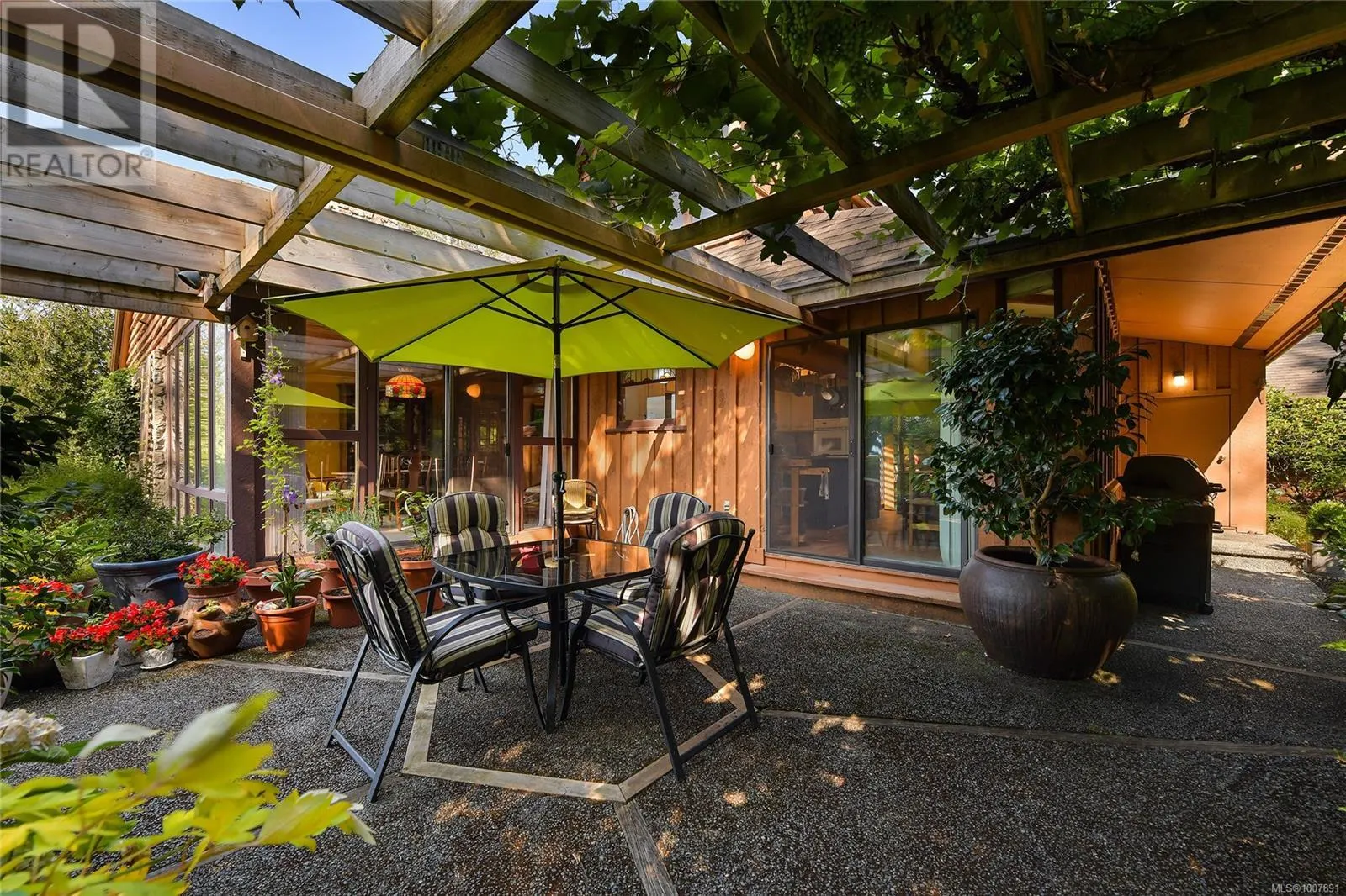 1695 Cultra Ave