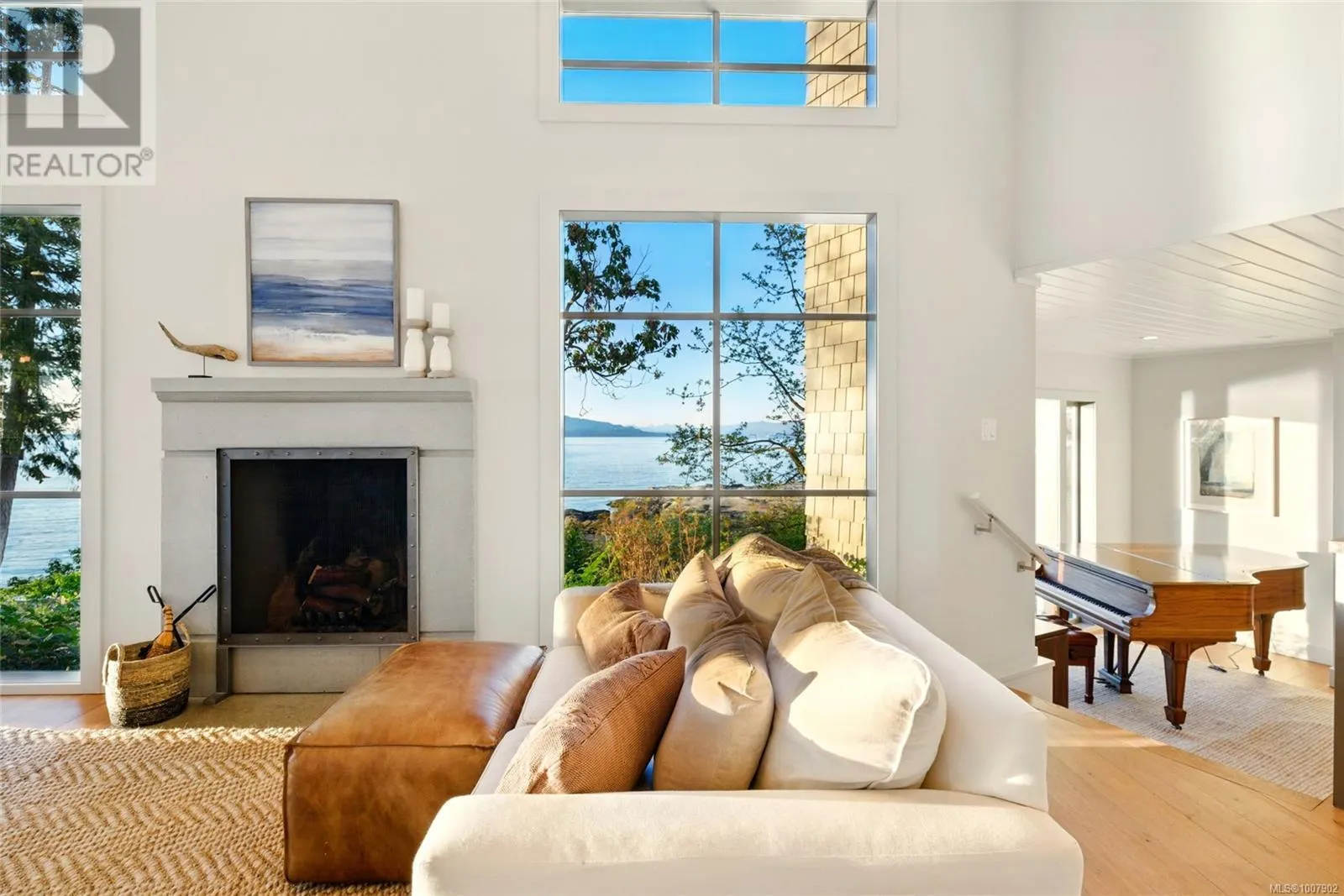 1341 Madrona Dr