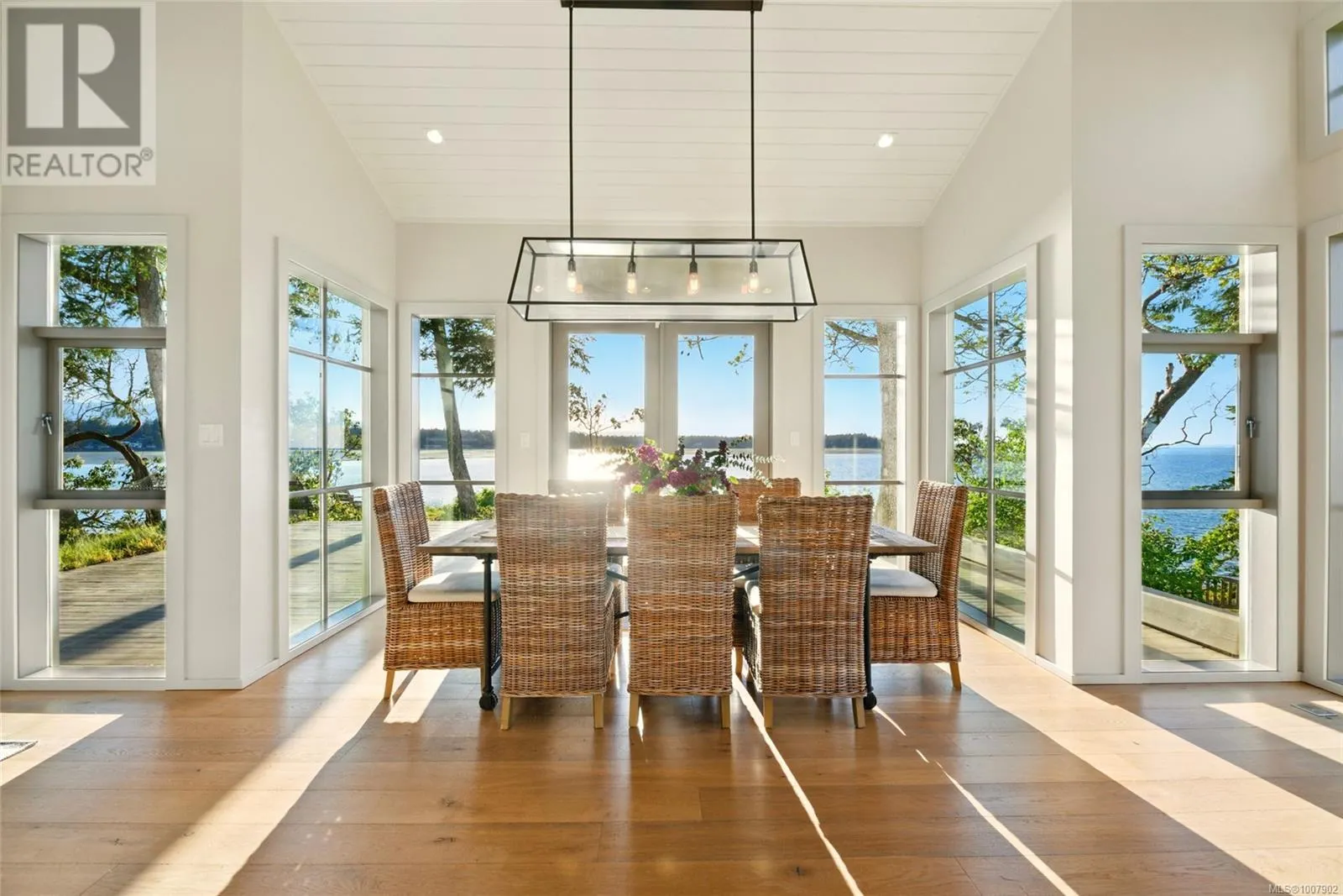 1341 Madrona Dr