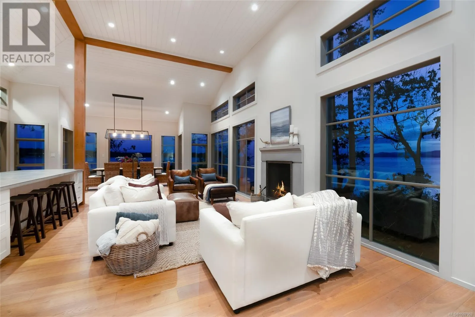 1341 Madrona Dr