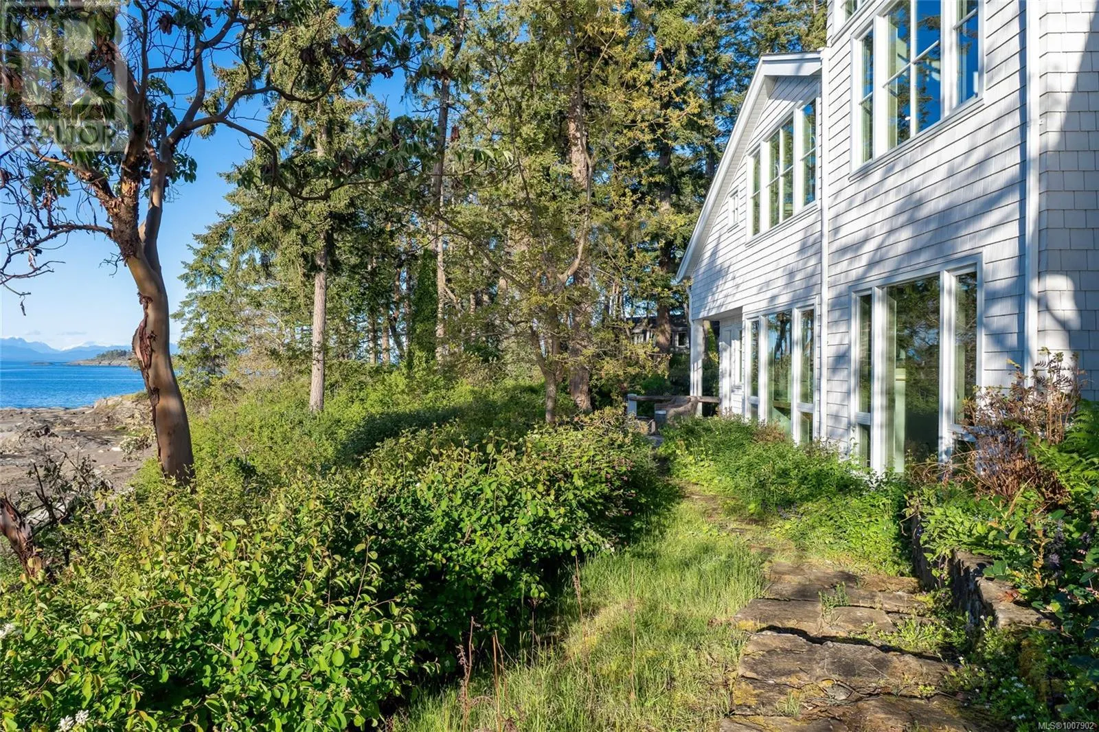 1341 Madrona Dr