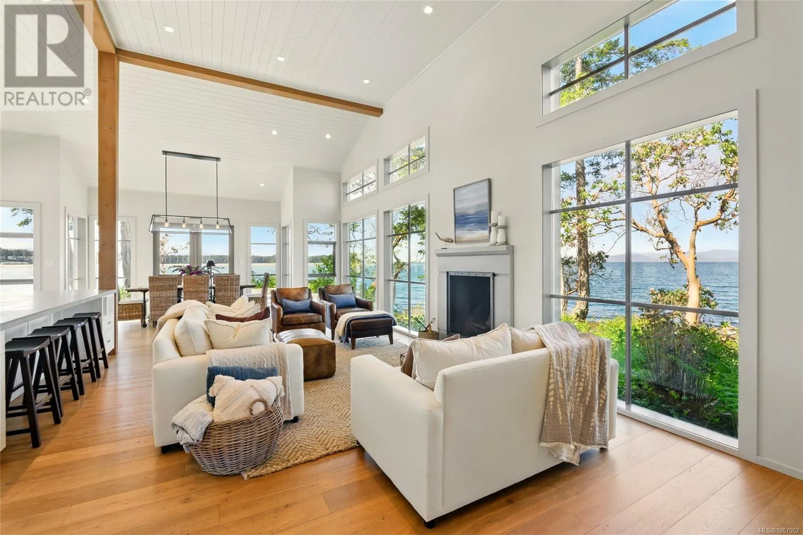 1341 Madrona Dr