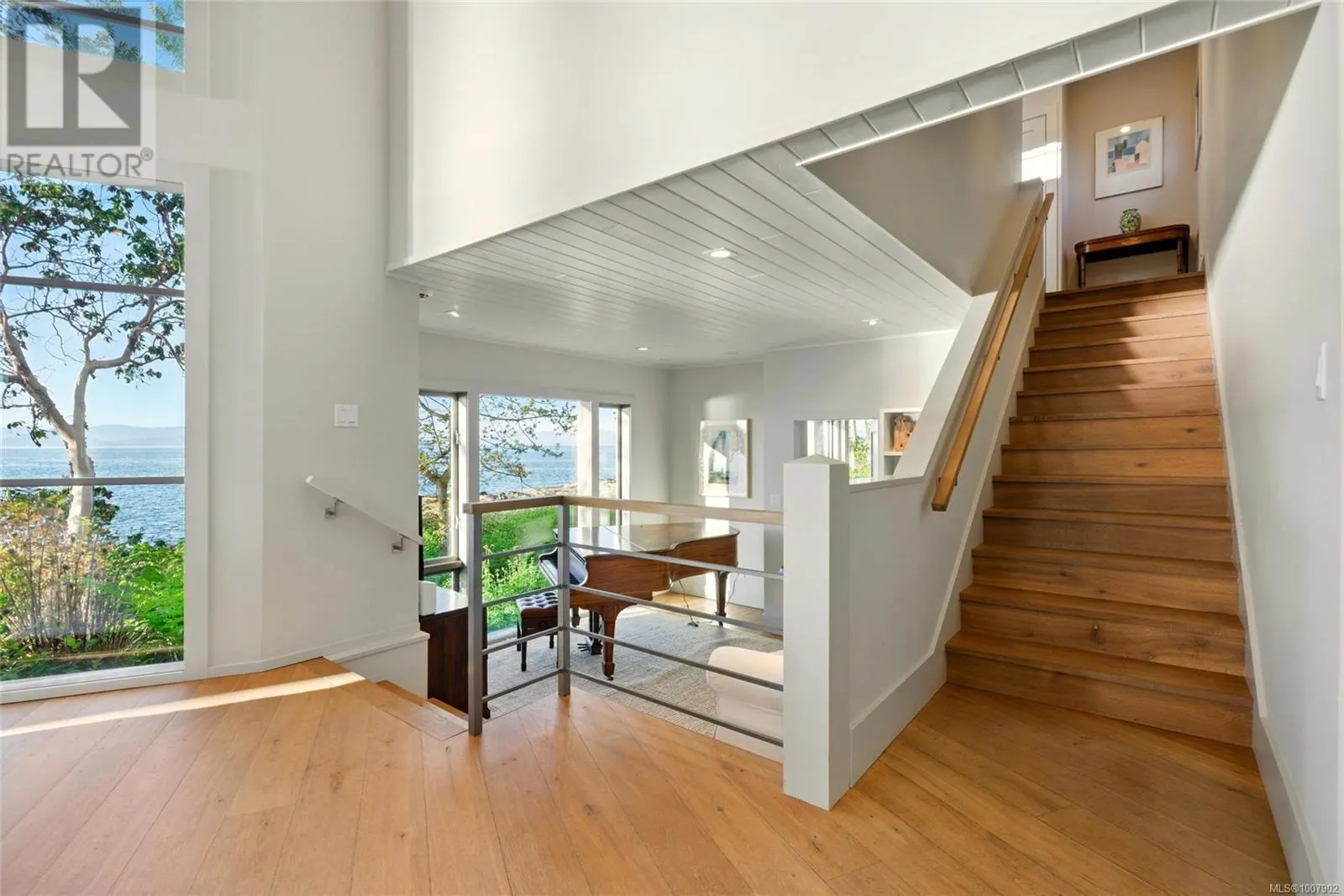 1341 Madrona Dr