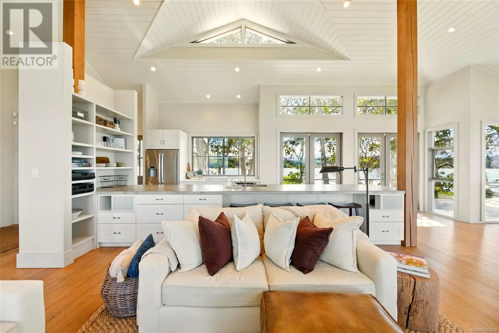 1341 Madrona Dr
