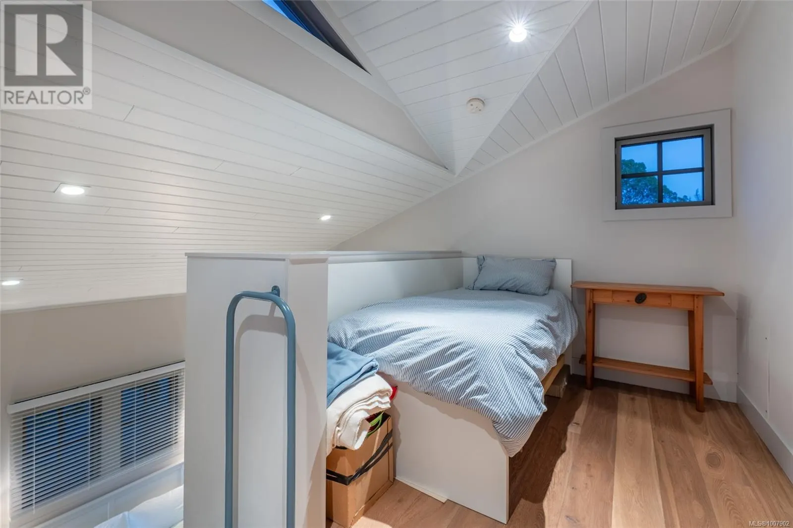 1341 Madrona Dr