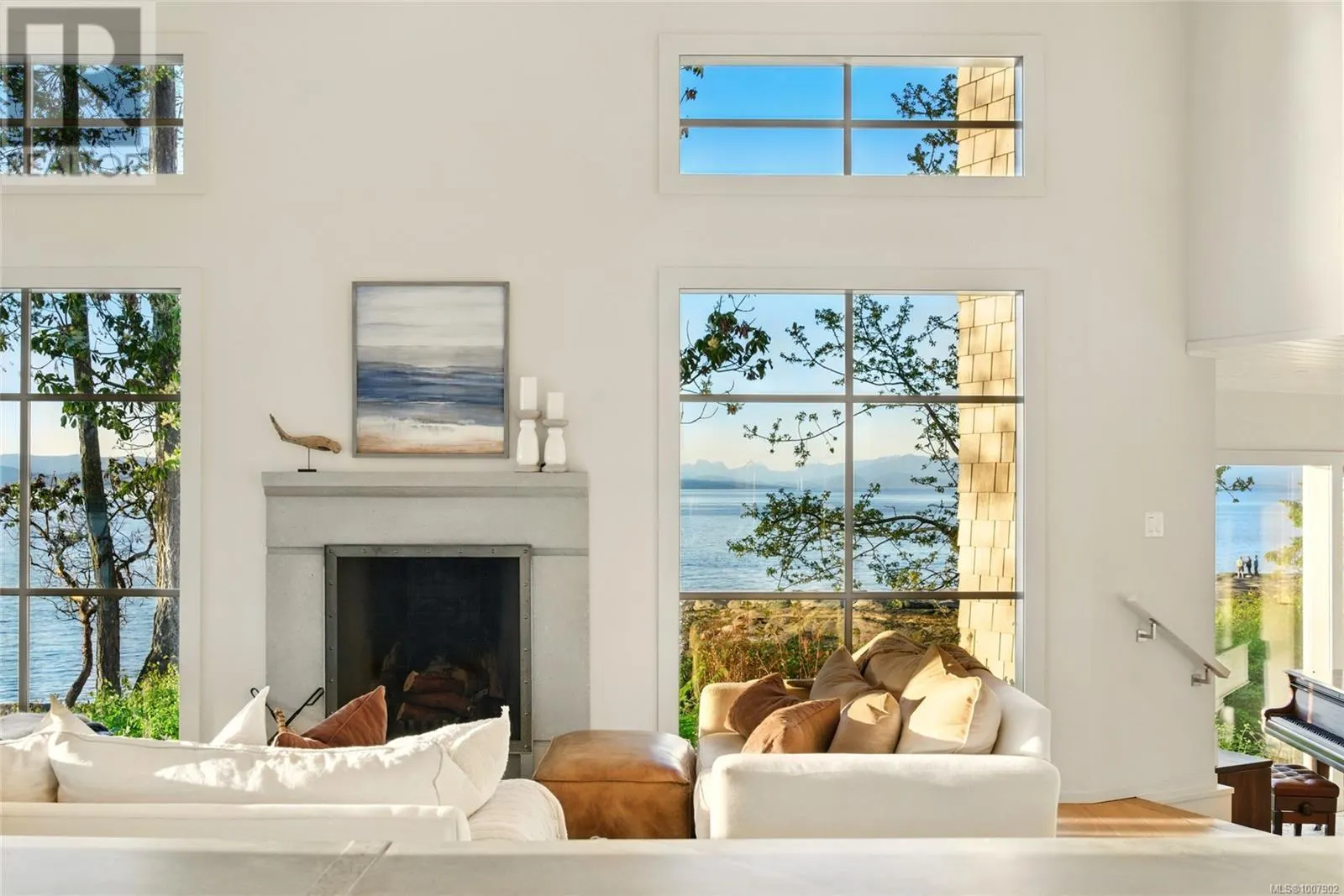 1341 Madrona Dr