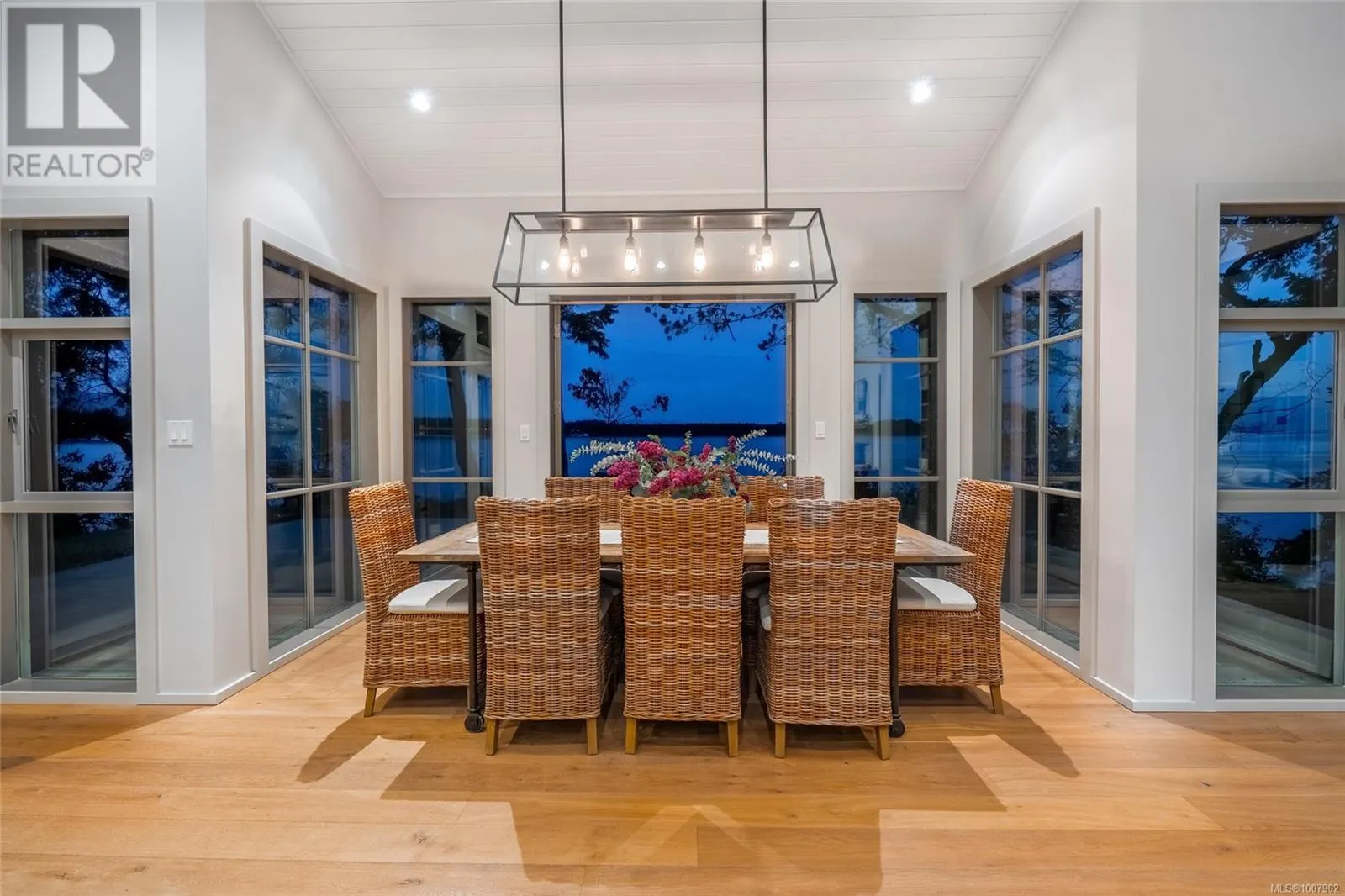 1341 Madrona Dr