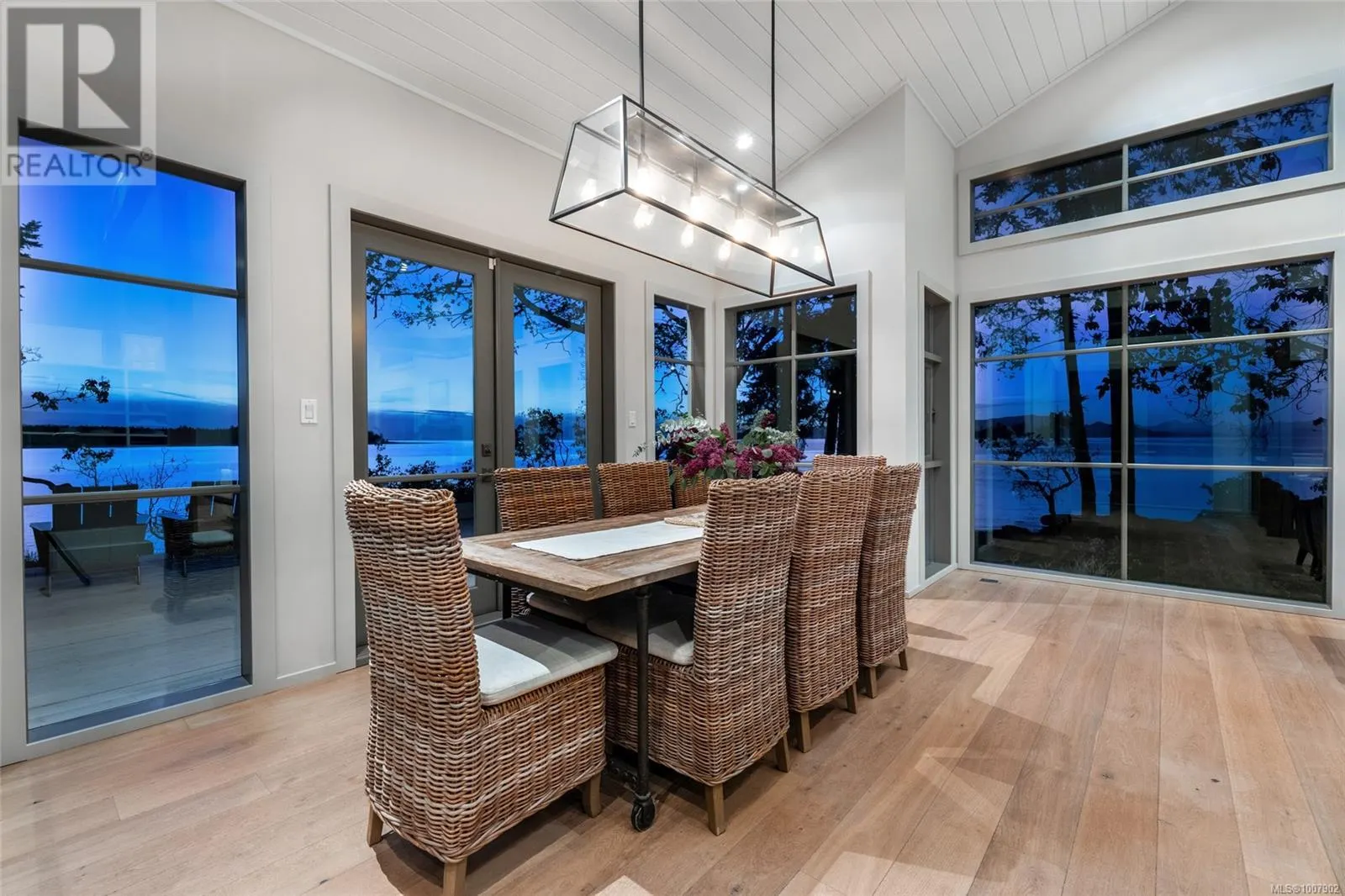 1341 Madrona Dr