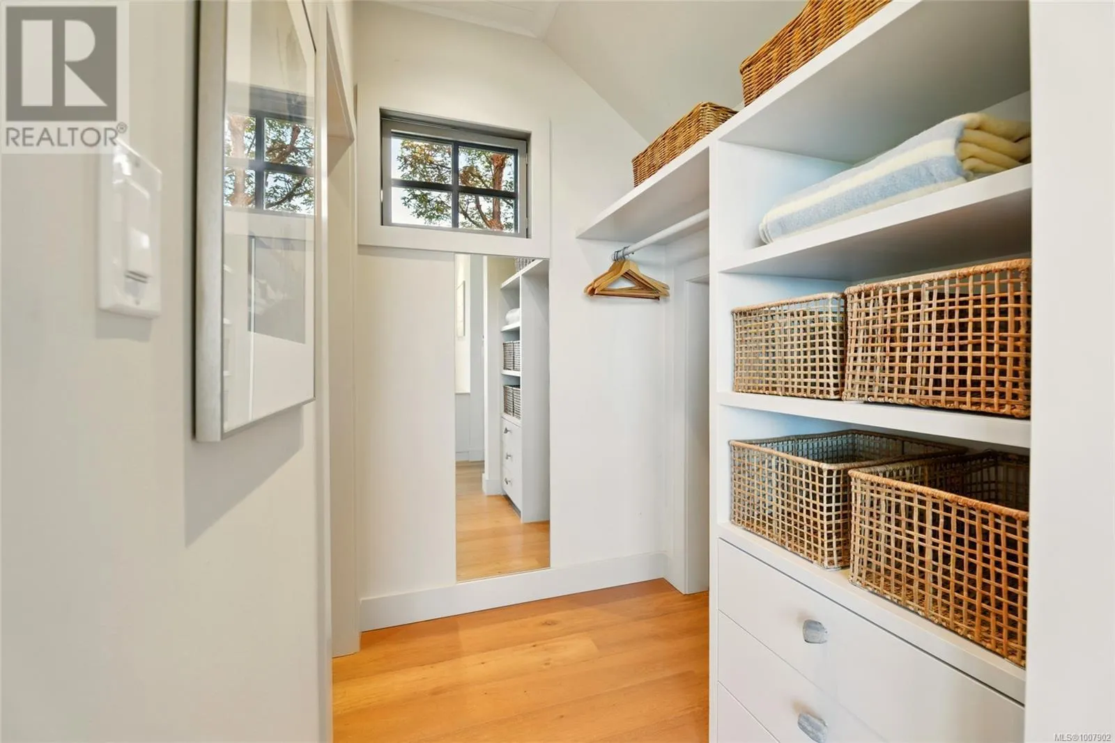 1341 Madrona Dr