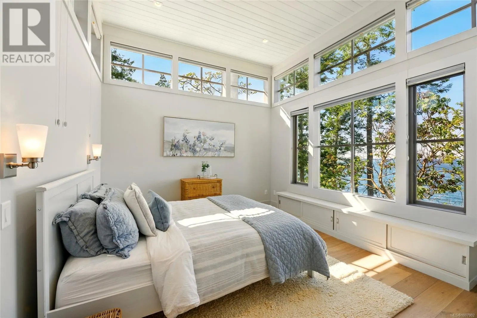 1341 Madrona Dr