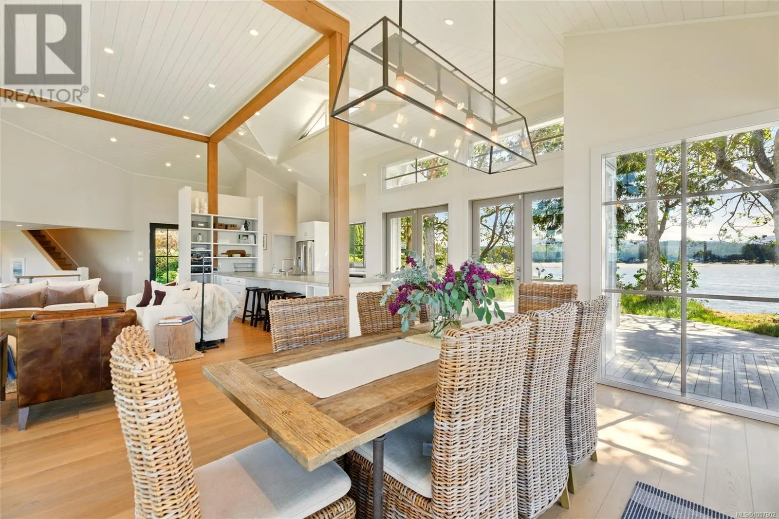 1341 Madrona Dr