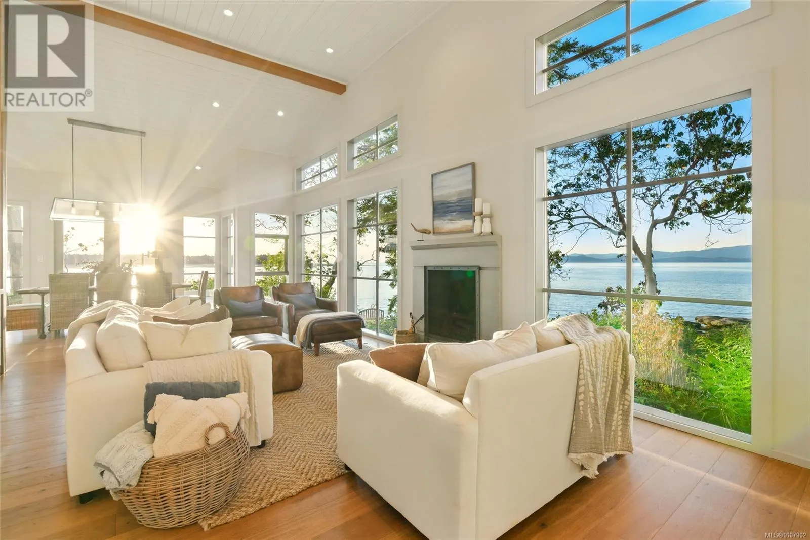 1341 Madrona Dr
