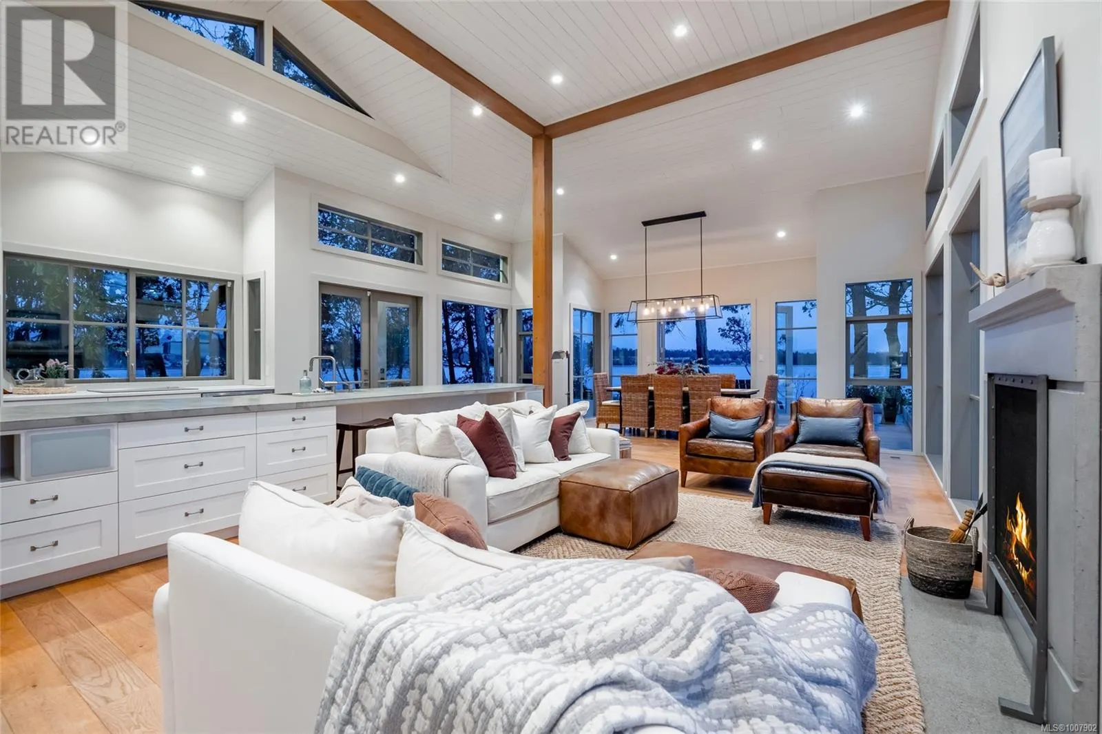 1341 Madrona Dr