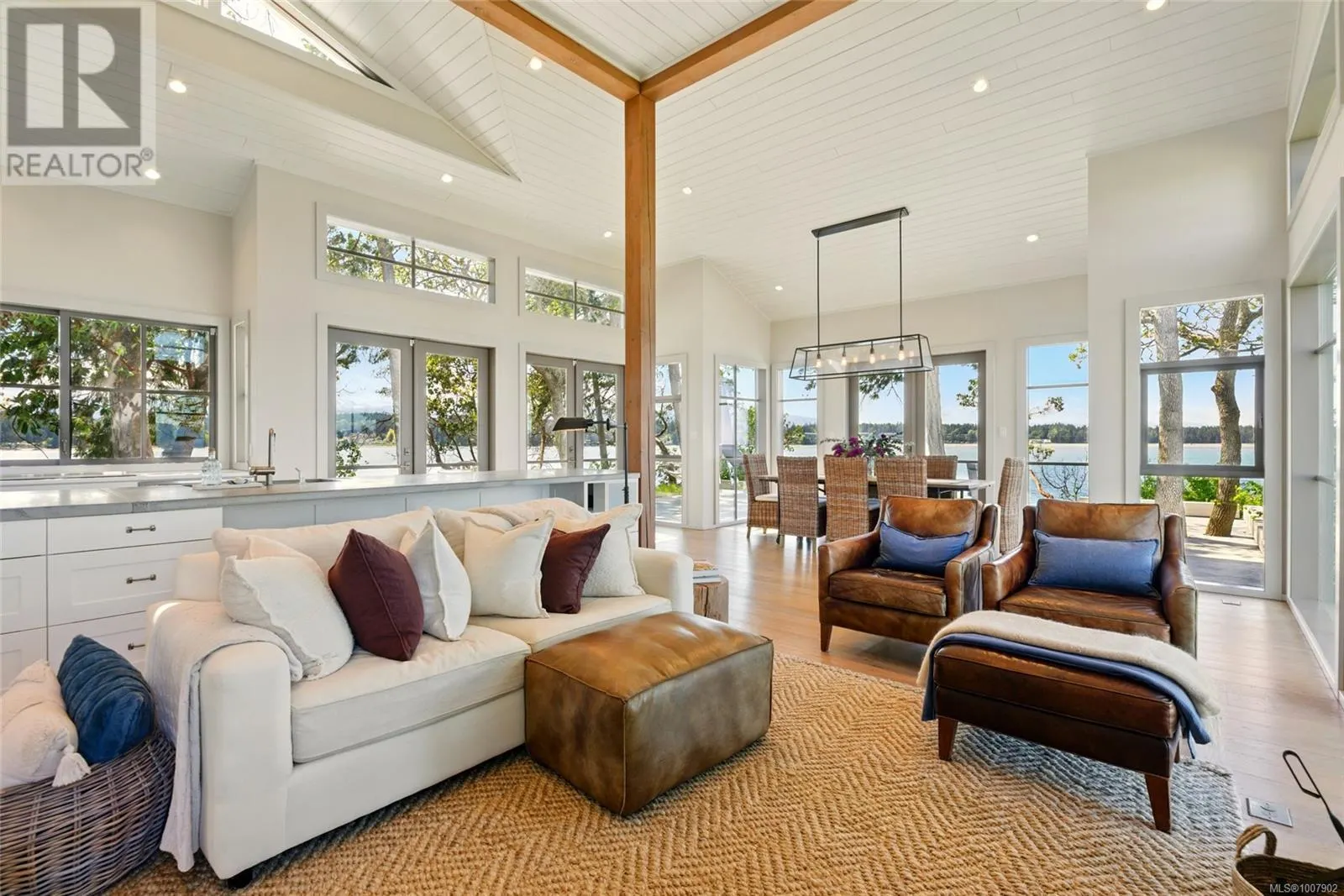 1341 Madrona Dr