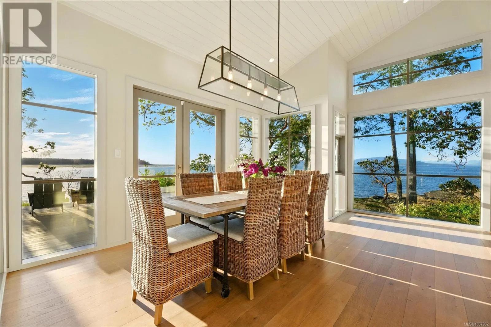 1341 Madrona Dr