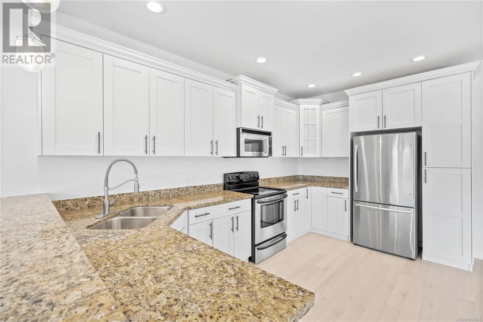 2105 Longspur Dr