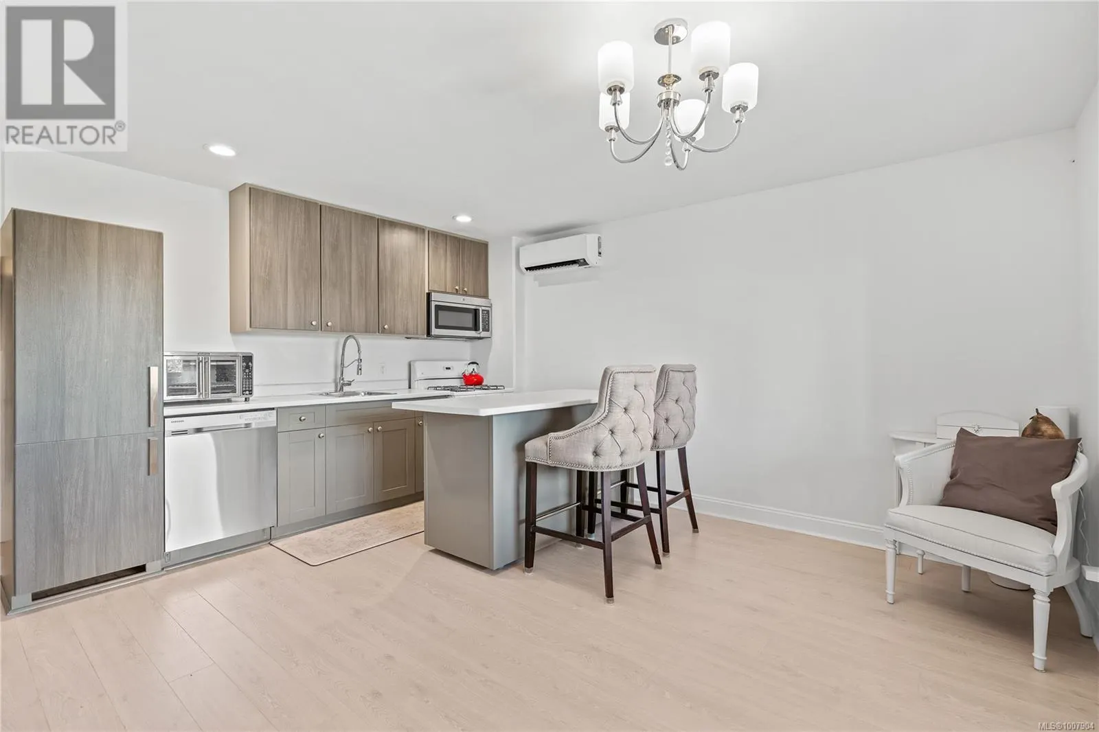 2105 Longspur Dr