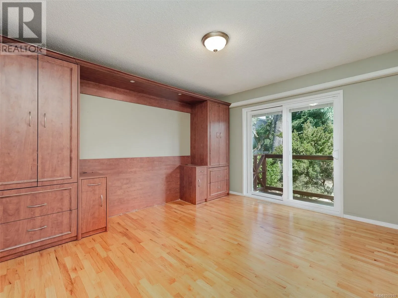 1470 Banff Pl