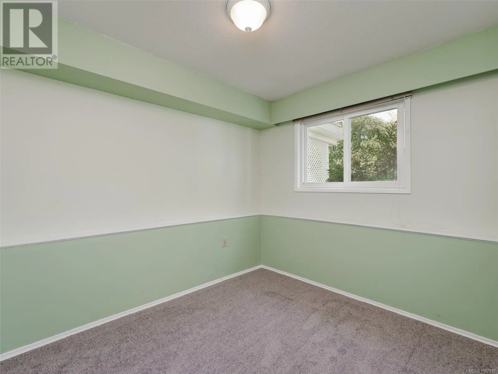 1470 Banff Pl