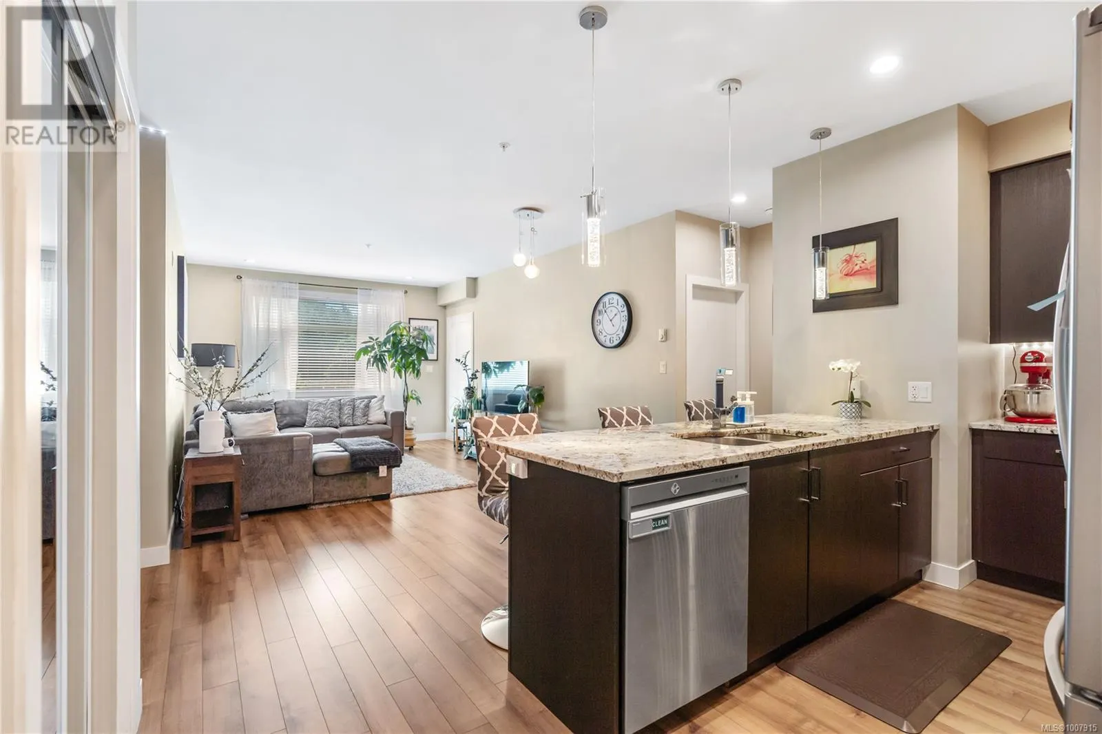 313 2655 Sooke Rd