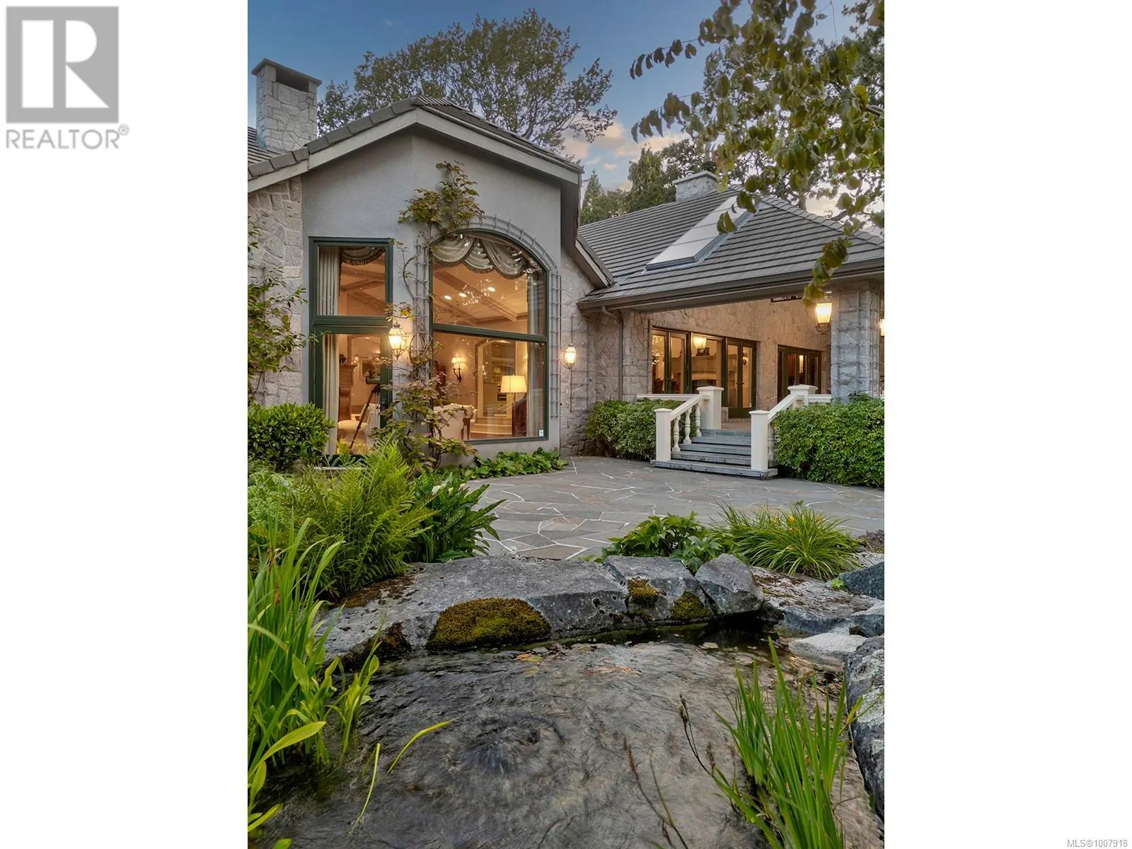 3445 Beach Dr