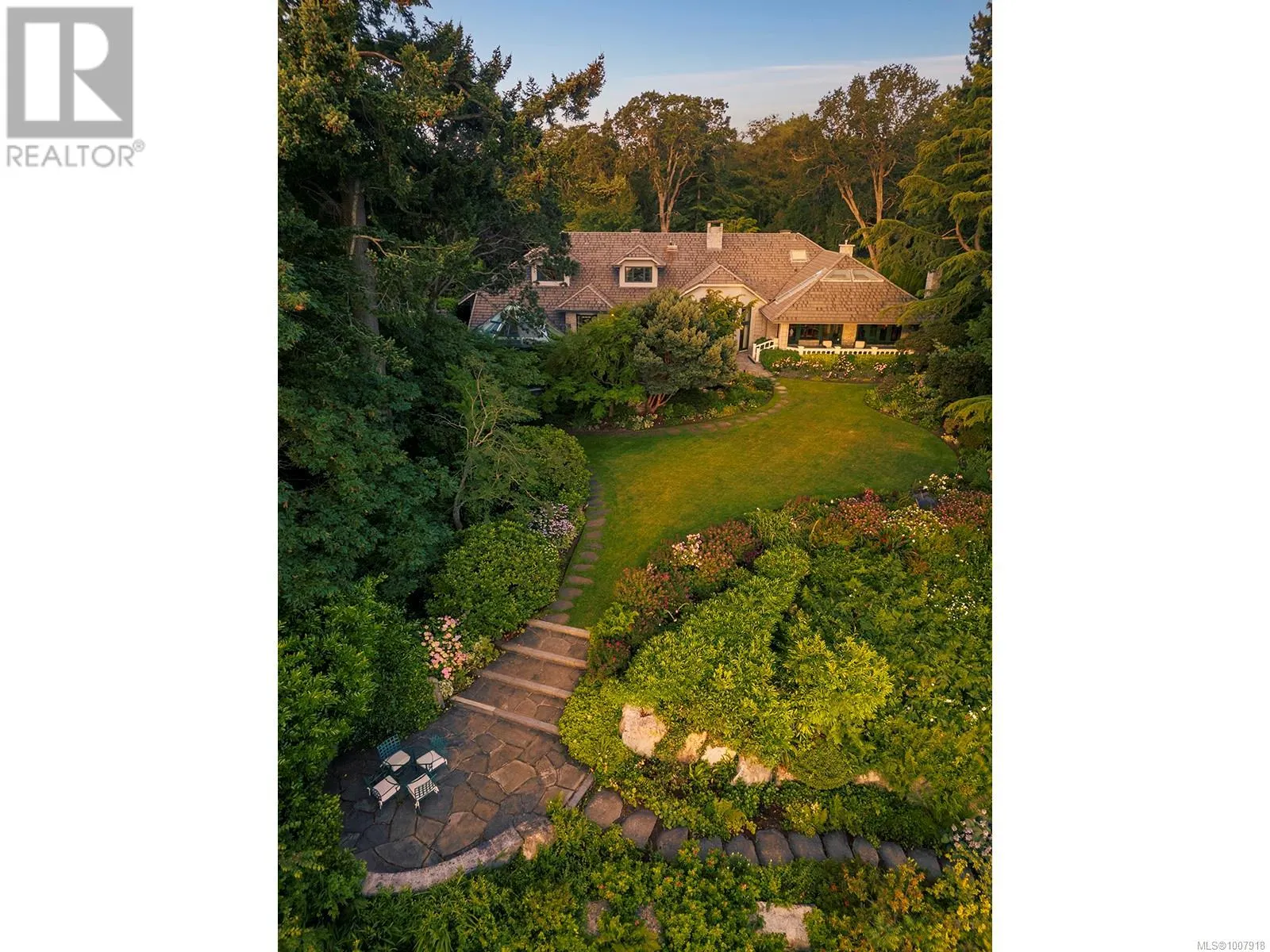 3445 Beach Dr