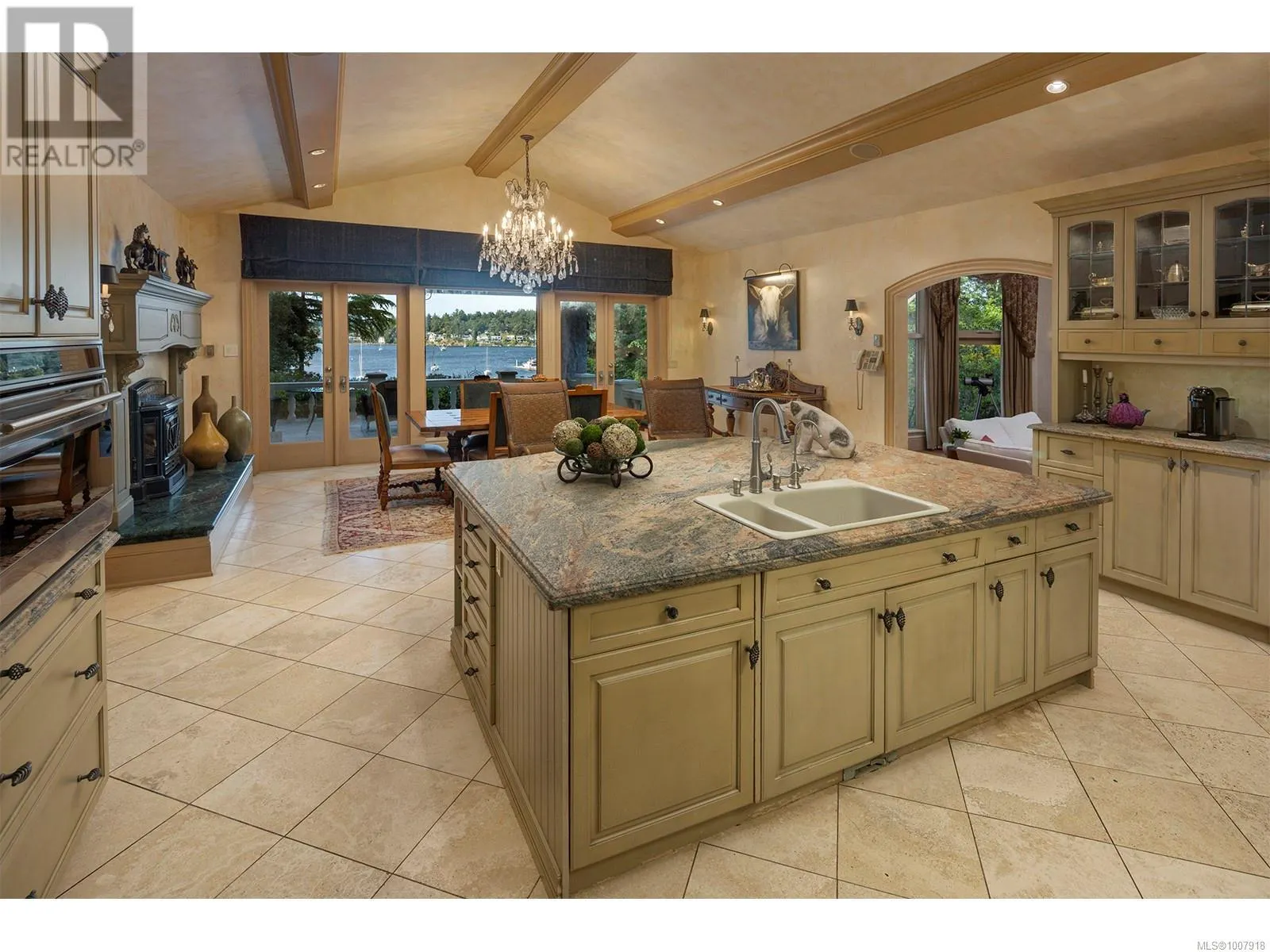 3445 Beach Dr