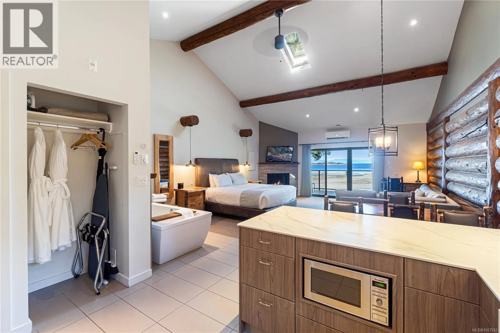 319 1155 Resort Dr