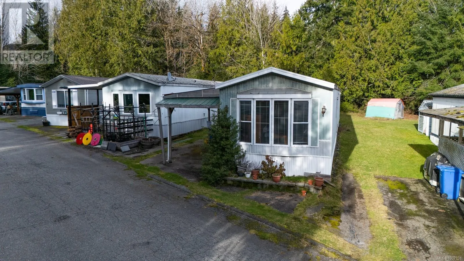 7 8697 North Shore Rd
