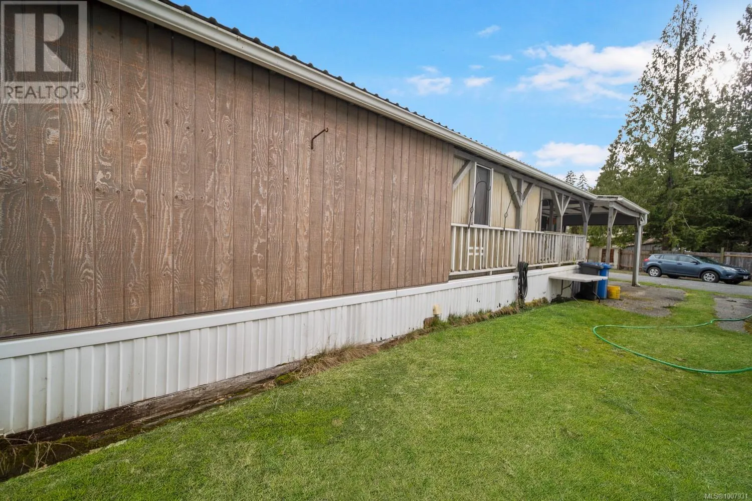 7 8697 North Shore Rd