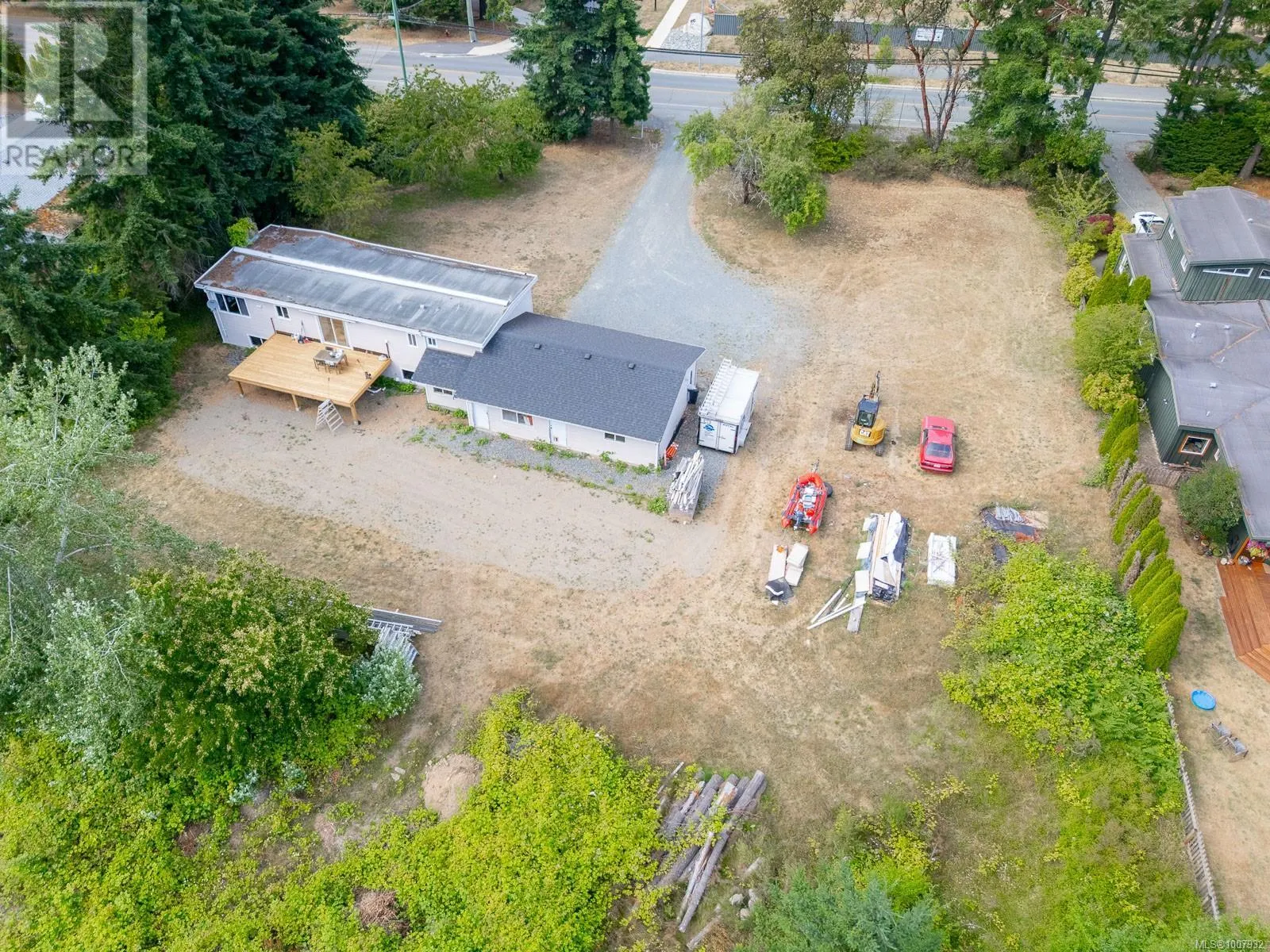 7405/7425 Lantzville Rd