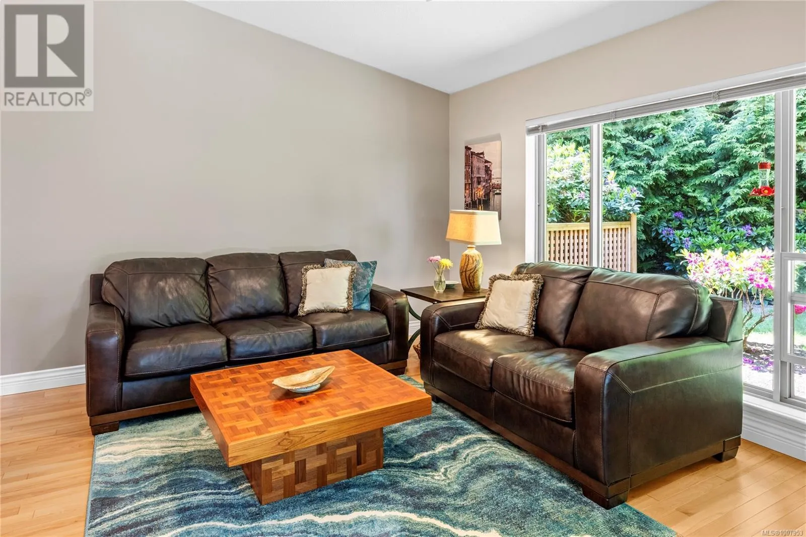 1281 Roberton Blvd