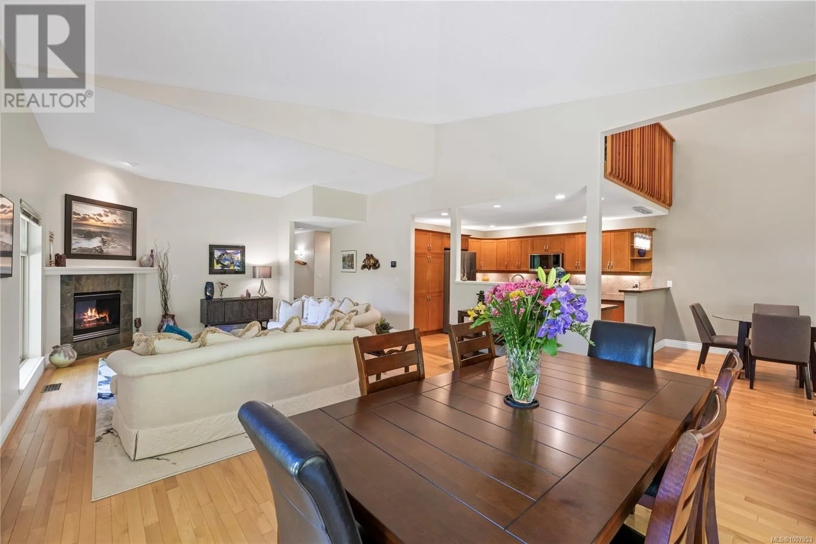 1281 Roberton Blvd