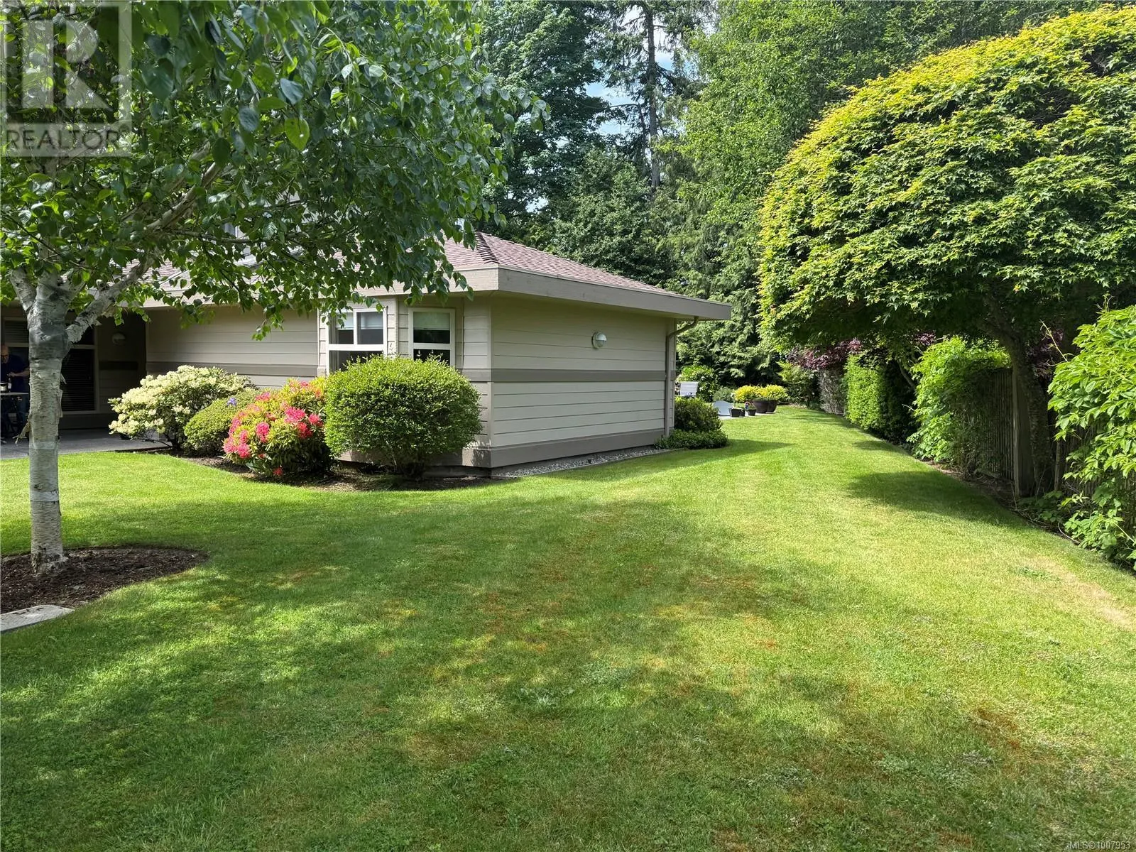1281 Roberton Blvd