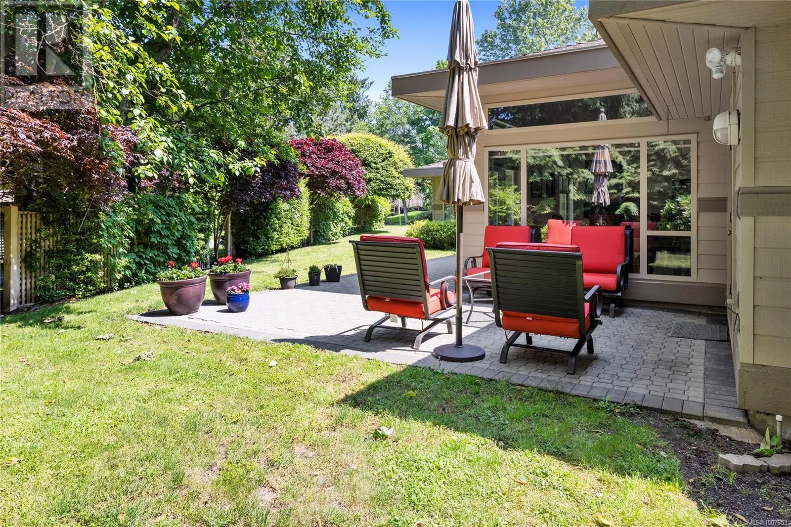 1281 Roberton Blvd
