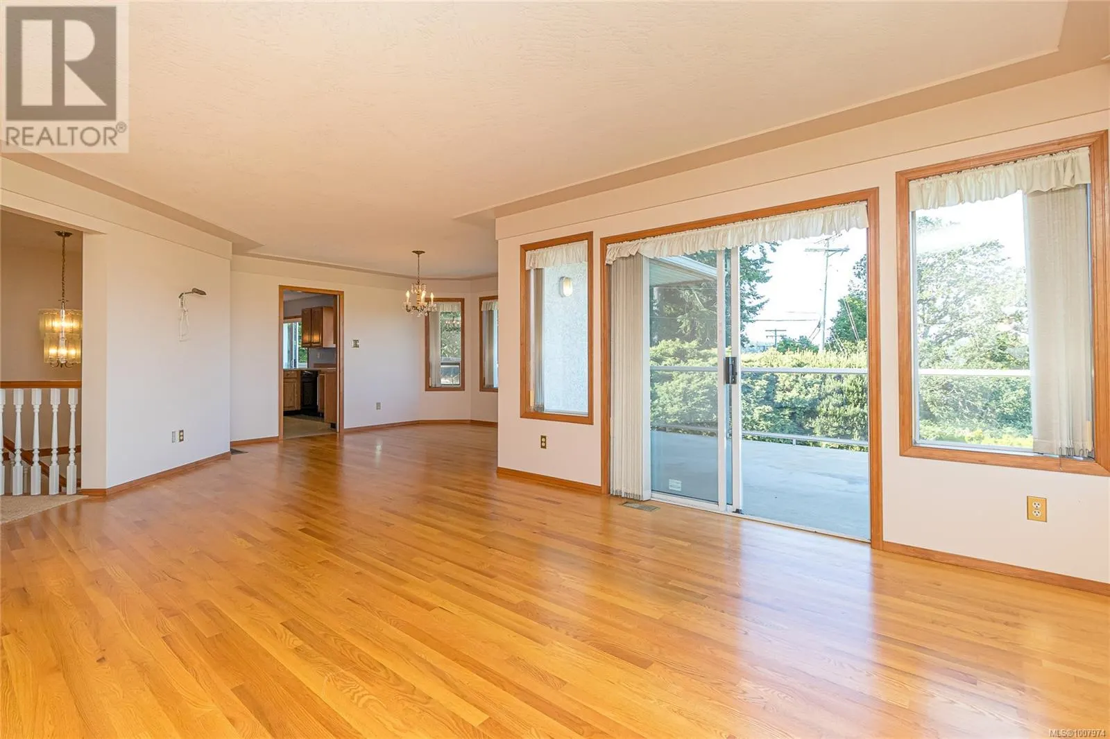 303 Lagoon Rd