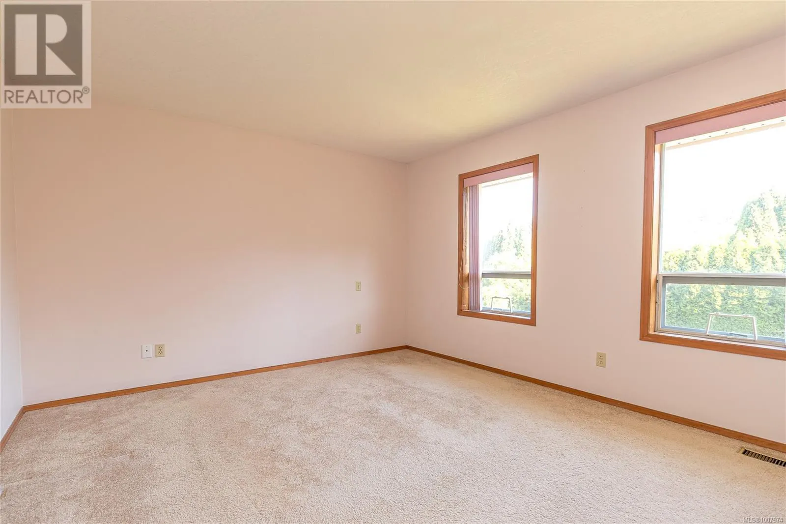 303 Lagoon Rd
